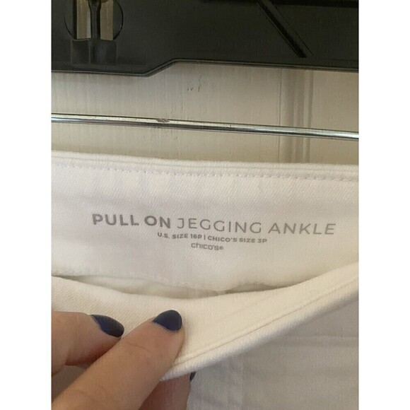 Chico's 3 Pull On Jegging Ankle Jeans White Denim Stretch Embroidered MSRP $129 - Picture 4 of 4